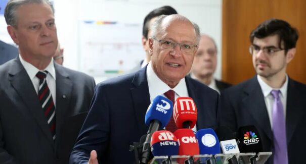 Alckmin diz que governo tentará acordo antes do prazo para tarifaço