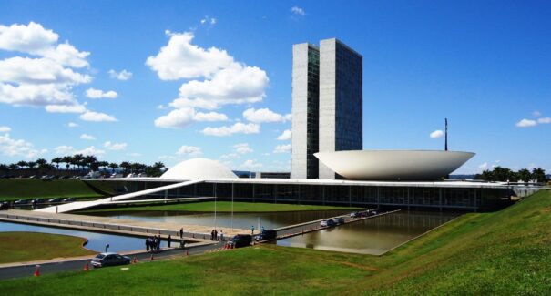Moraes proíbe acampamentos próximos a Praça dos Três Poderes, Esplanada dos Ministérios e quartéis