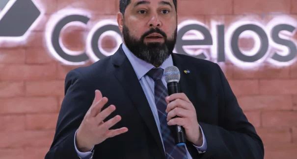 Fabiano Silva dos Santos pede demissão da presidência dos Correios em meio a prejuízo bilionário