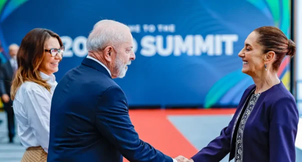 Lula e Sheinbaum articulam aproximação entre Brasil e México diante da crise tarifária dos EUA