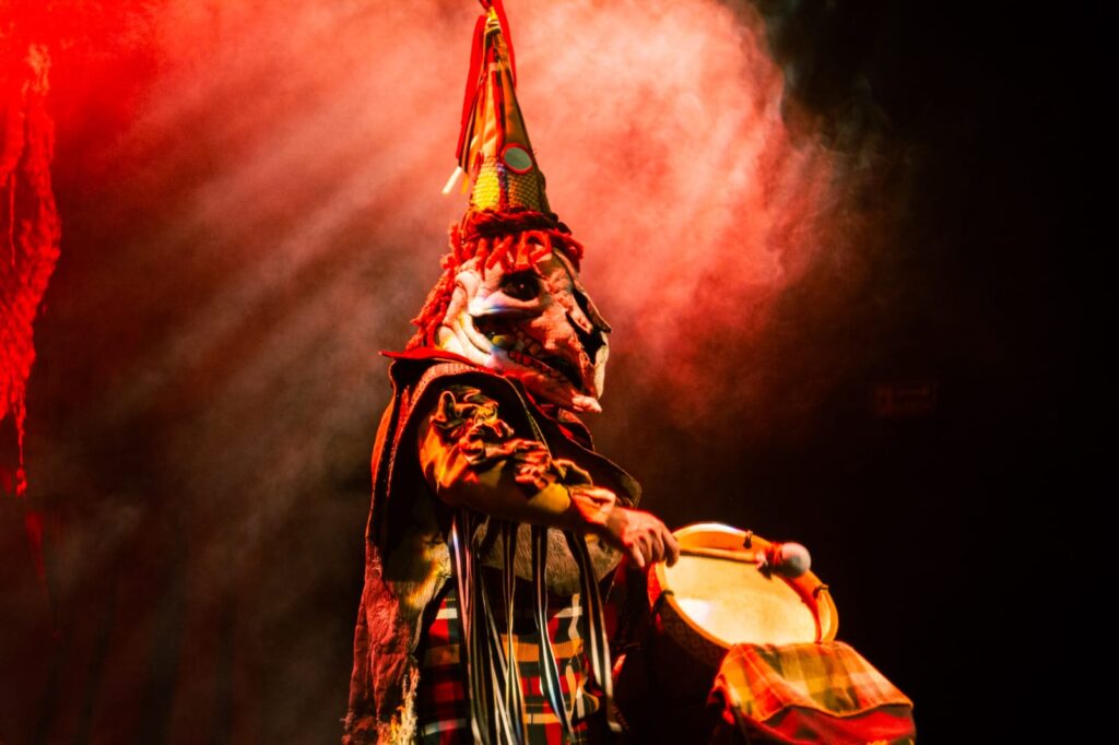 Arte por Toda Parte contará com o Trupe Motim de Teatro e o 'Bicho Alumbroso nas entranhas do encanto' (Foto: Jana Soares)