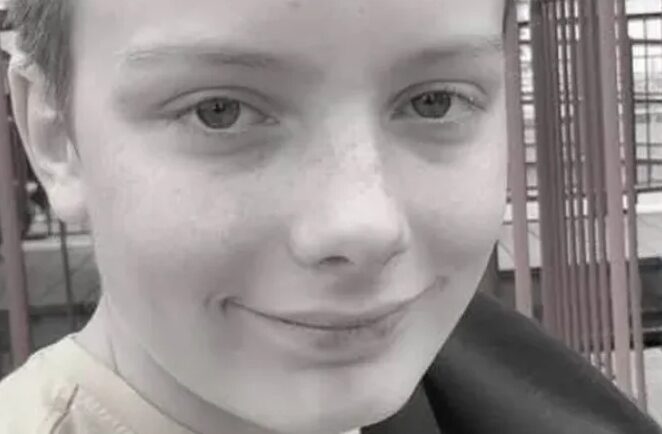 Menino de 12 anos morre após “desafio do apagão” no TikTok
