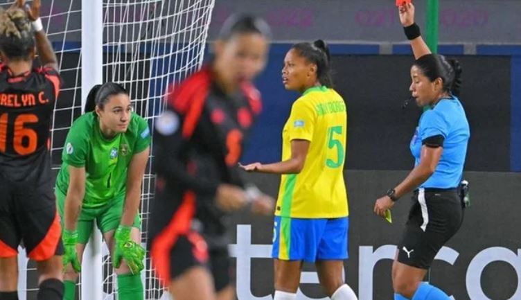Brasil empata com Colômbia, garante liderança do grupo e avança à semifinal da Copa América feminina