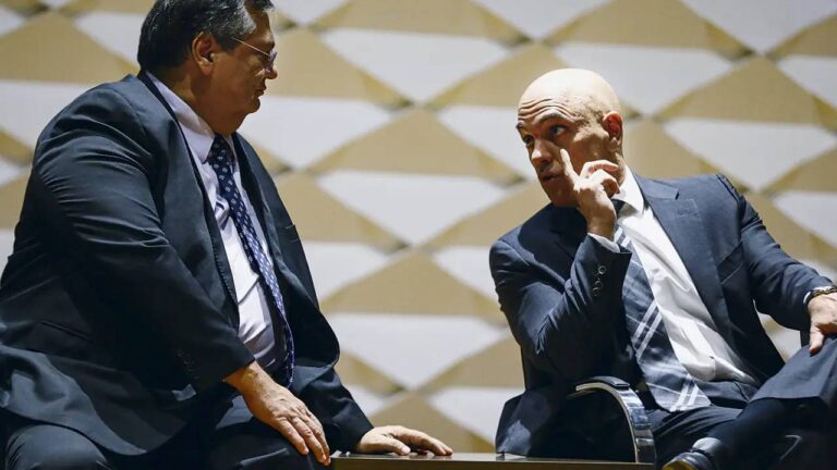 Moraes autoriza investigação da PF sobre ameaças a Flávio Dino após voto contra Bolsonaro