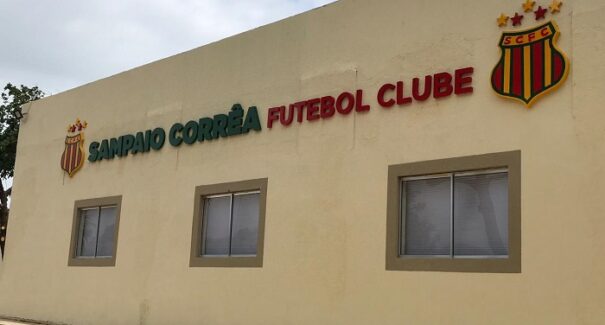 CT do Sampaio Corrêa começa a ser demolida para construção de novo supermercado