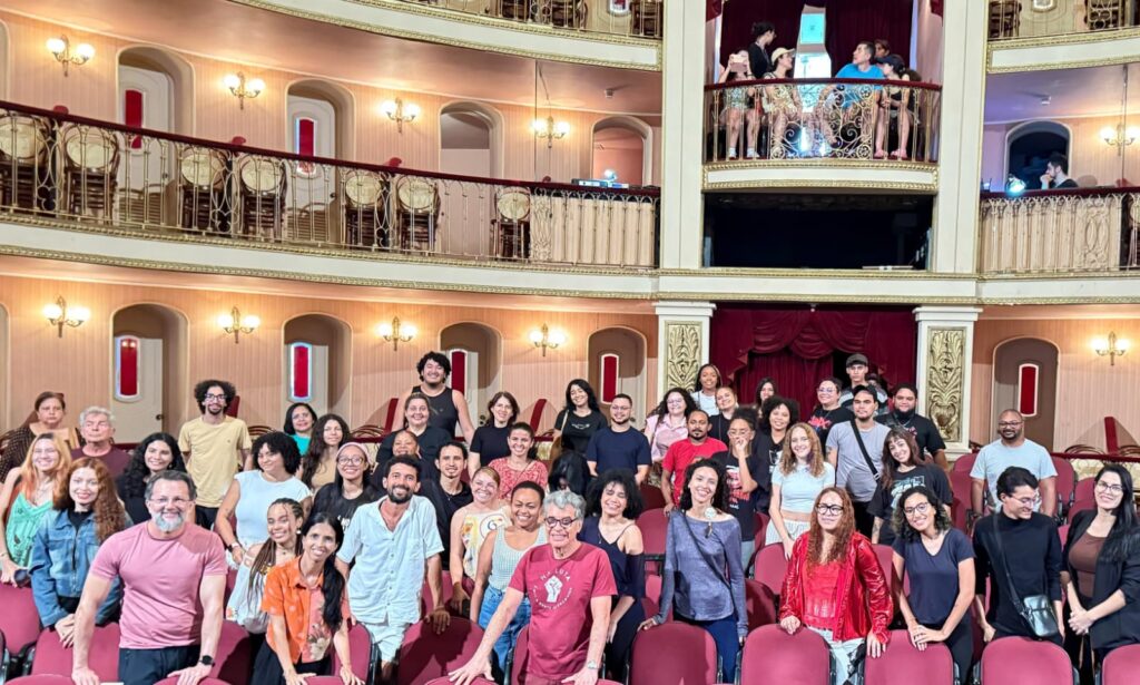 O consagrado ator Paulo Betti, protagonizou um momento especial com artistas e aspirantes às artes cênicas maranhenses (Foto: Divulgação)