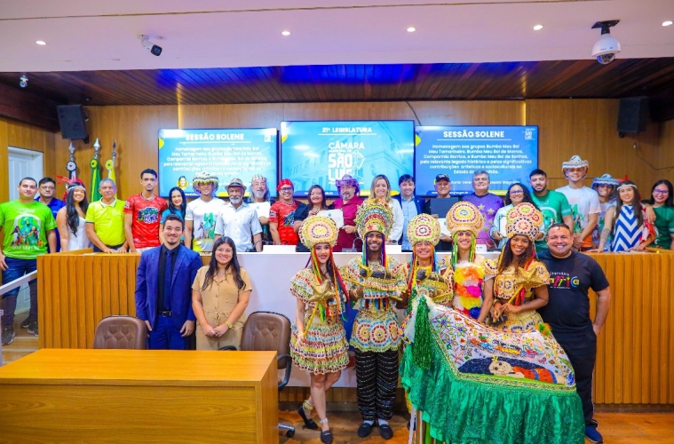 A homenagem foi realizada no plenário Simão Estácio da Silveira (Foto: Leonardo Mendonça)