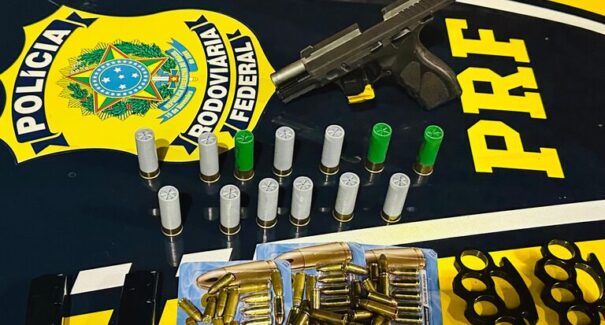 Homem com arma e grande quantidade de munições é preso na BR-316, em Caxias