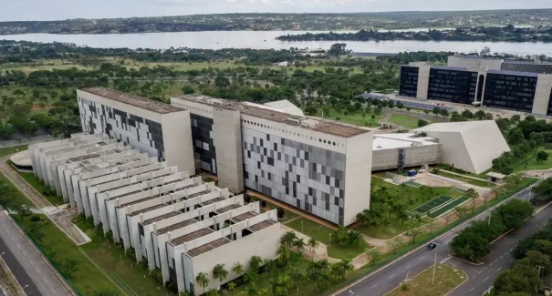 STJ critica pressão externa sobre o Judiciário e defende atuação do STF