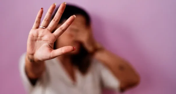 Câmara aprova punição para agressor que descumprir medida protetiva, mesmo com consentimento da vítima