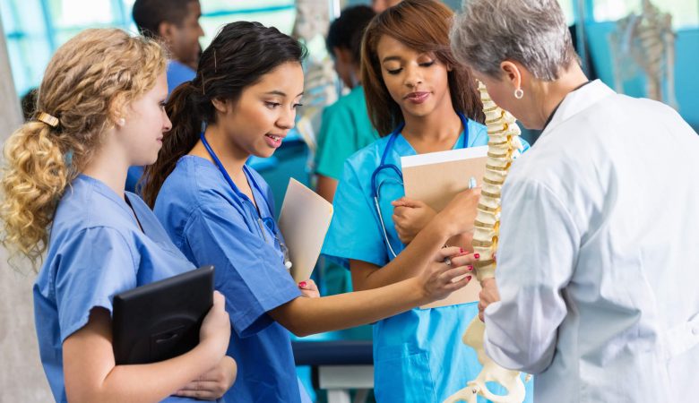 Estudantes de medicina podem se inscrever no Enamed até 18 de julho