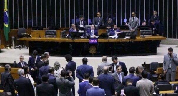 Congresso aprova “PL da Devastação”; projeto flexibiliza regras do licenciamento ambiental