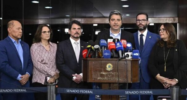 Oposição pede fim do recesso e reunião urgente com Motta após operação contra Bolsonaro
