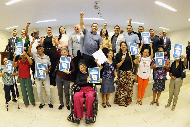 Judiciário entrega títulos de propriedade a moradores de 11 bairros de Imperatriz