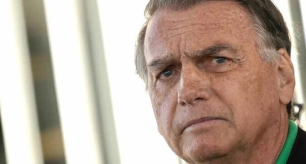 Bolsonaro é alvo de operação da PF nesta sexta