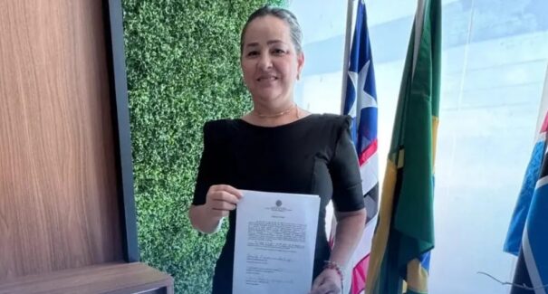 Vice-prefeita de Igarapé Grande toma posse após afastamento de prefeito que matou PM