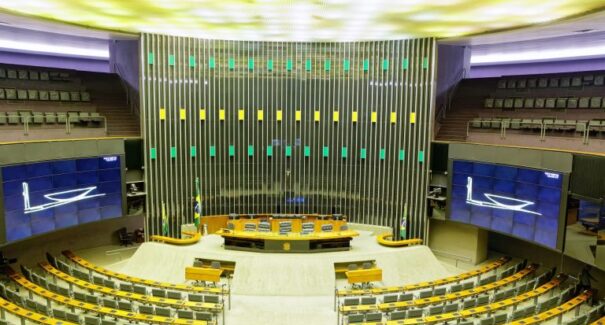 Câmara determina a perda de mandato de sete deputados federais e convoca novos diplomados