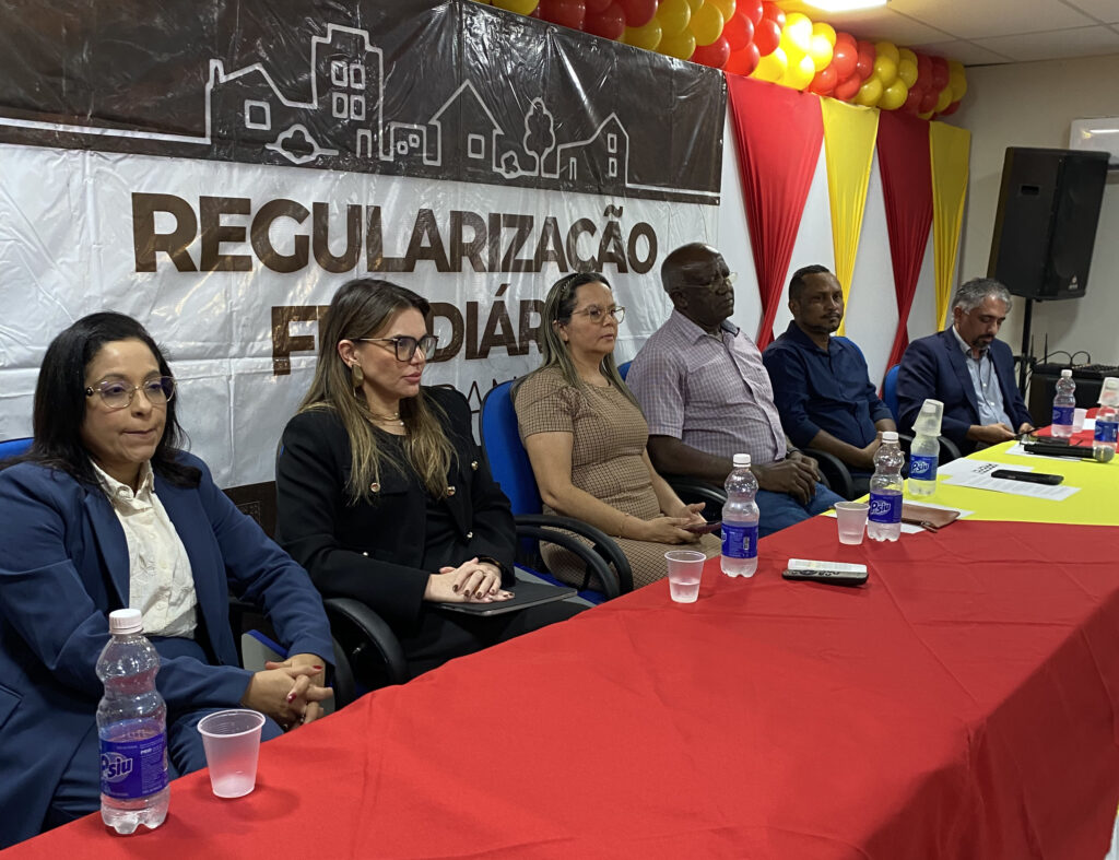 A entrega dos registros foi realizada durante cerimônia que contou com a presença de autoridades do Judiciário, do Executivo, do Legislativo e da sociedade civil. (Foto: Divulgação)
