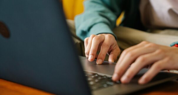 Qual a diferença entre assinatura digital e assinatura eletrônica?