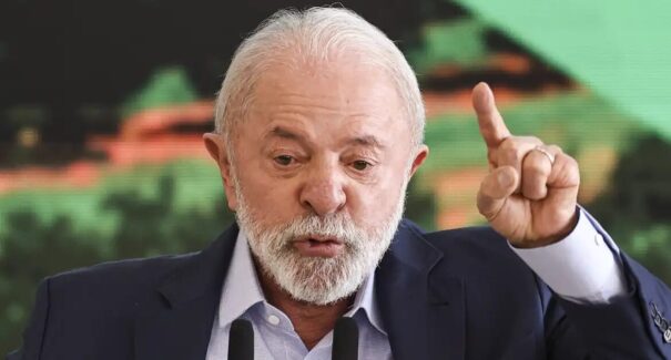 Lula diz que Motta descumpriu acordo sobre IOF