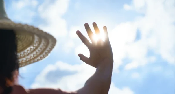 Alerta: entenda as diferenças cruciais entre insolação e golpe de calor