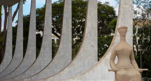 Defesa de Bolsonaro indica nove advogados para julgamento no STF