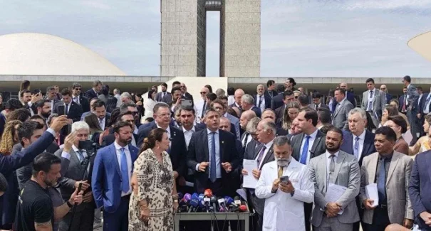 Oposição intensifica ataques ao STF e promete travar atividades no Congresso