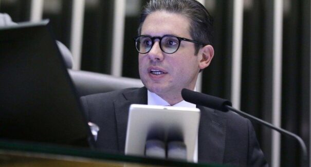 Hugo Motta é avaliado pelo TCU após destinar emenda de R$ 18 milhões ao pai