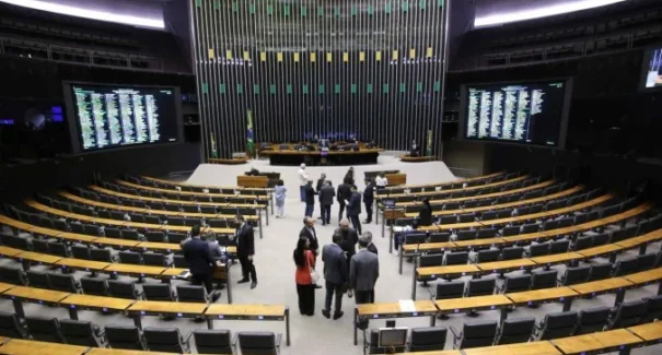 Câmara aprova projeto que amplia controle sobre benefícios fiscais e corta incentivos