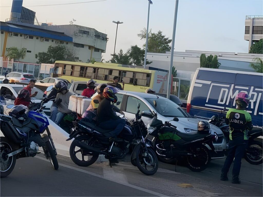 Manifestação no bairro Cohama, na tarde de hoje (Foto: Reprodução)