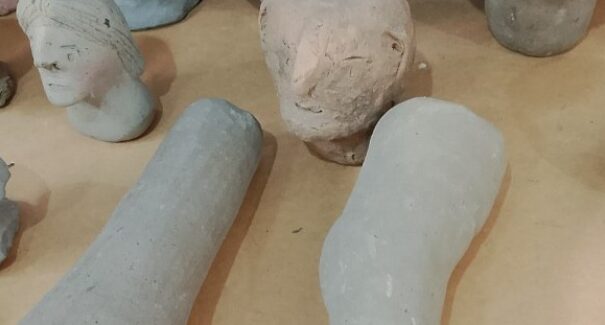 Museu Casa de Nhozinho realiza exposição sobre ex-votos, objetos relacionados à fé e ao divino