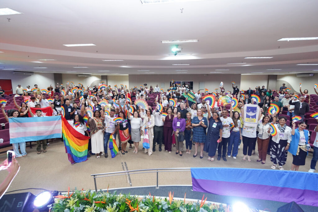 Evento continua nesta terça e quarta para debater políticas públicas de garantia de direitos e enfrentamento à violência (Foto: Divulgação)