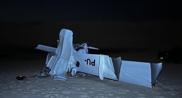 Avião de deputado cai em Santo Amaro; duas pessoas morrem no local