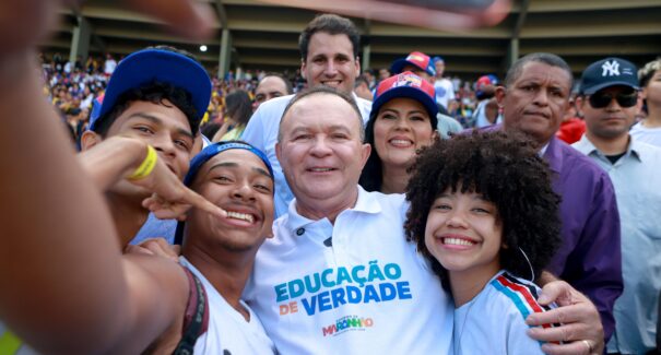 Tô conectado: estudantes recebem cerca de 250 mil tablets do Governo do Estado
