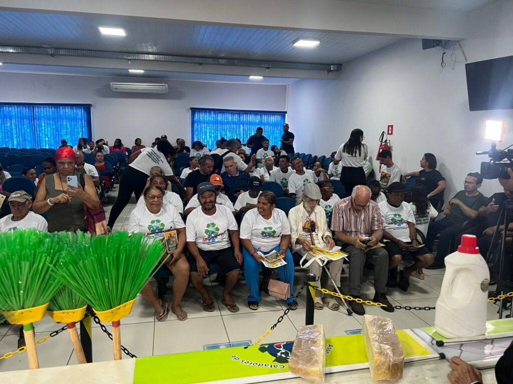Audiência Pública discute situação dos catadores e futuro de associação em Imperatriz