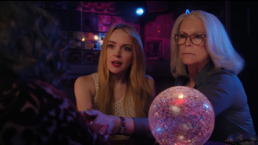 “Uma Sexta-Feira Mais Louca Ainda” resgata a química entre mãe e filha em uma sequência que mistura emoção e comédia (Foto: Reprodução digital/Disney)
