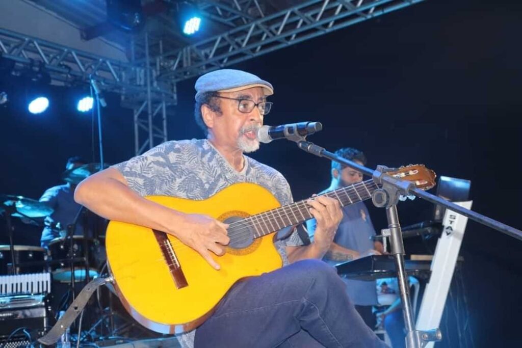  “O samba não poupa ninguém”, celebrando os 70 anos de existência do parceiro poeta e compositor Joãozinho Ribeiro. (Foto: Divulgação)