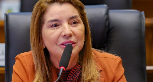 “Partido se faz é com gente, com político e com voto. E isso nós temos”, afirma Iracema Vale sobre mudanças no PSB