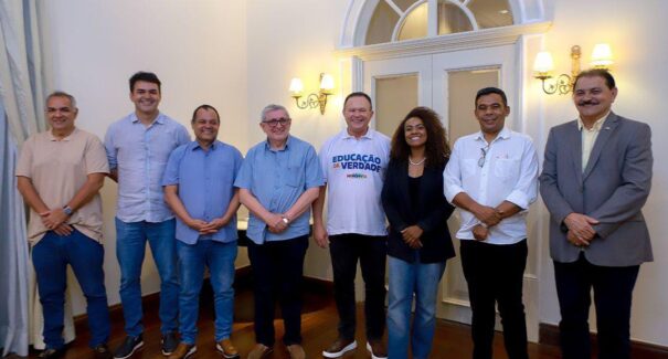 Brandão recebe representantes do PT que compõem o governo e a base aliada