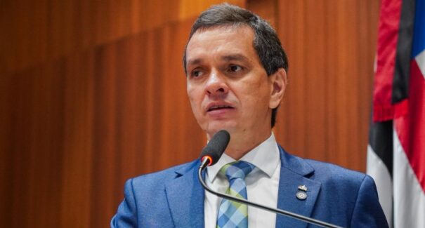 Deputado Ricardo Arruda rebate acusações contra Brandão em sessão na Assembleia