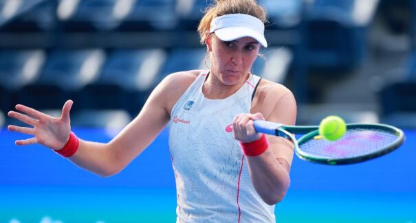 Bia Haddad estreia com vitória no US Open 2025 após jogo equilibrado contra britânica