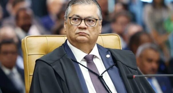 Auxílio-peru, auxílio-panetone e mais: o que são penduricalhos, auxílios suspensos por Flávio Dino