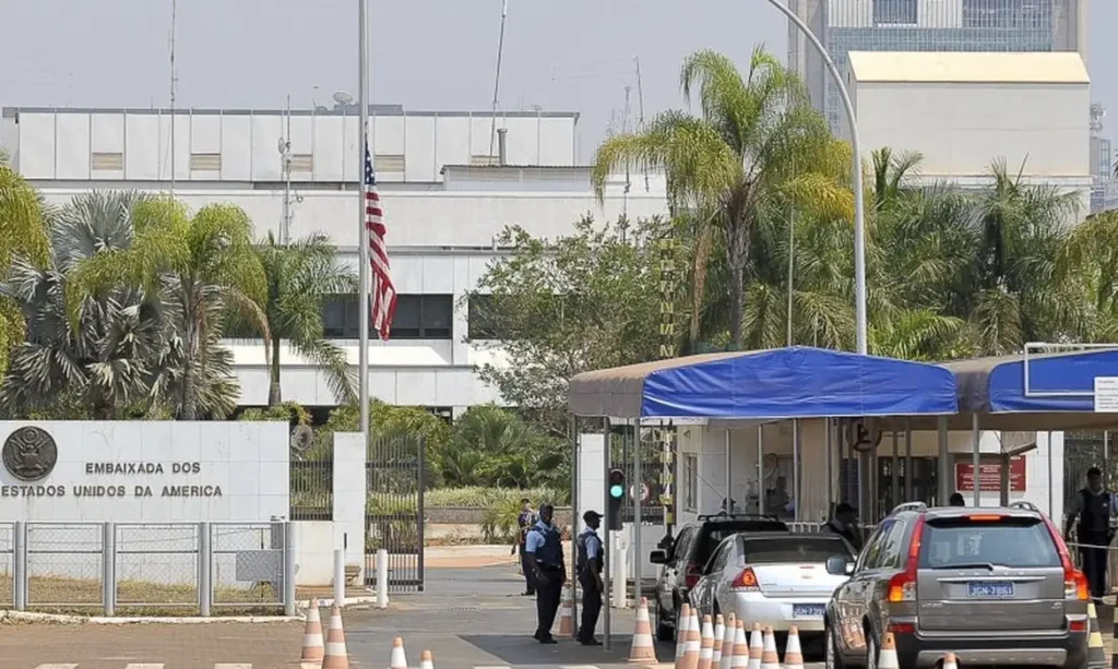 Embaixada dos EUA ameaça Moraes em meio a julgamento de Bolsonaro