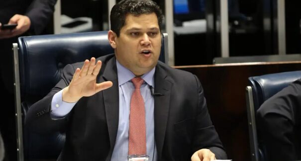 Alcolumbre diz que não pautará impeachment de Moraes