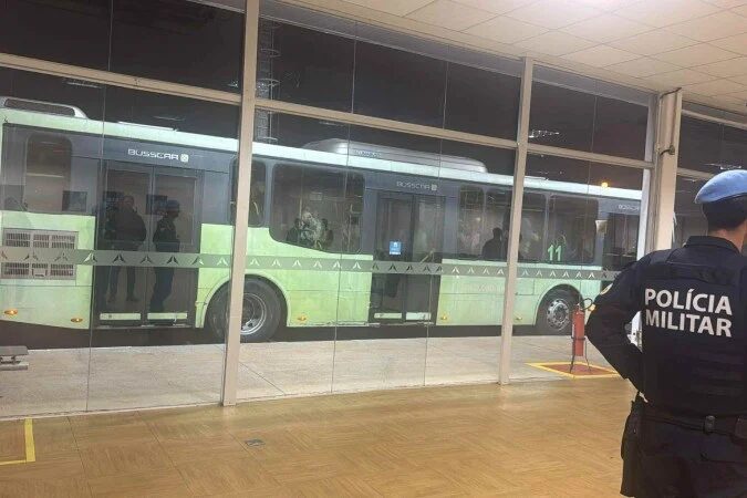 Voo da Azul que seguia de São Luís (MA) para Viracopos (SP) fez pouso de emergência no Aeroporto Internacional de Brasília após ameaça de bomba - (crédito: Reprodução)