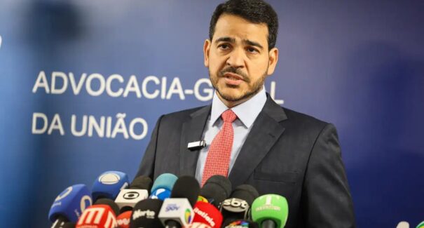 AGU pede que Meta exclua chatbots que promovem erotização infantil