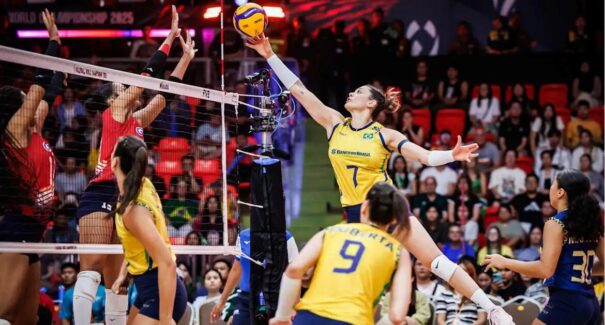 Brasil vence e pega França nas quartas do Mundial de vôlei feminino