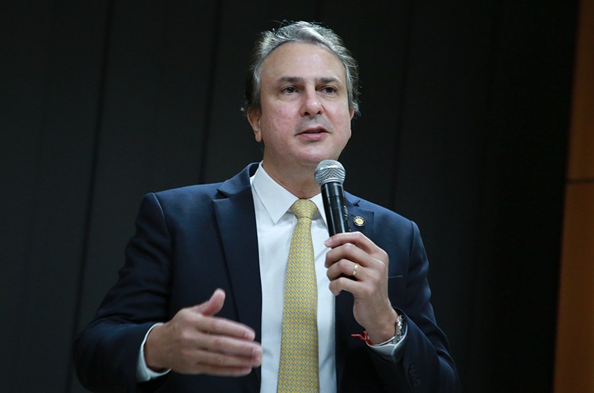 Educação ambiental na COP30 e revolução no ensino técnico marcam agenda do MEC