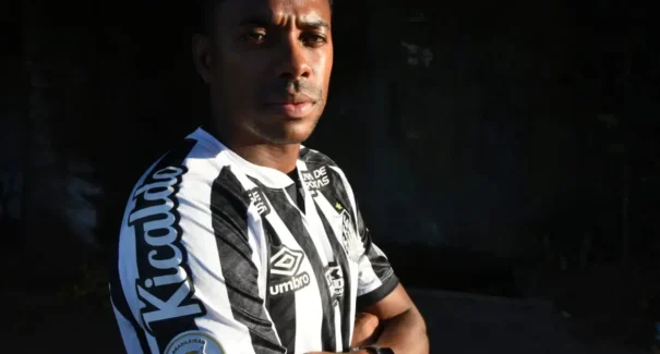 Maioria do STF mantém prisão do ex-jogador Robinho