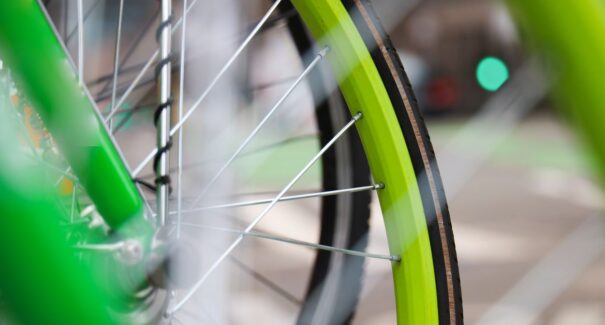 Supermercado de São Luís deve indenizar homem que teve bicicleta furtada de estacionamento
